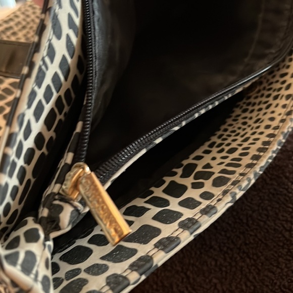 Lancome brand purse blk/white - Picture 3 of 3